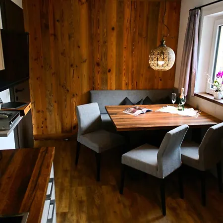 Wandspitz Apartman Tux